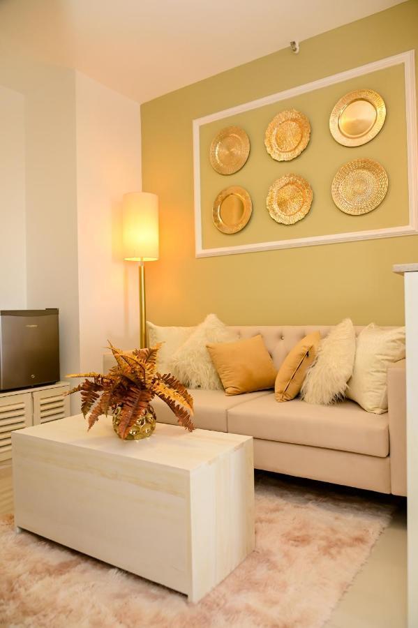 Ocean Breeze - Udaya Luxury Apartments Negombo Buitenkant foto