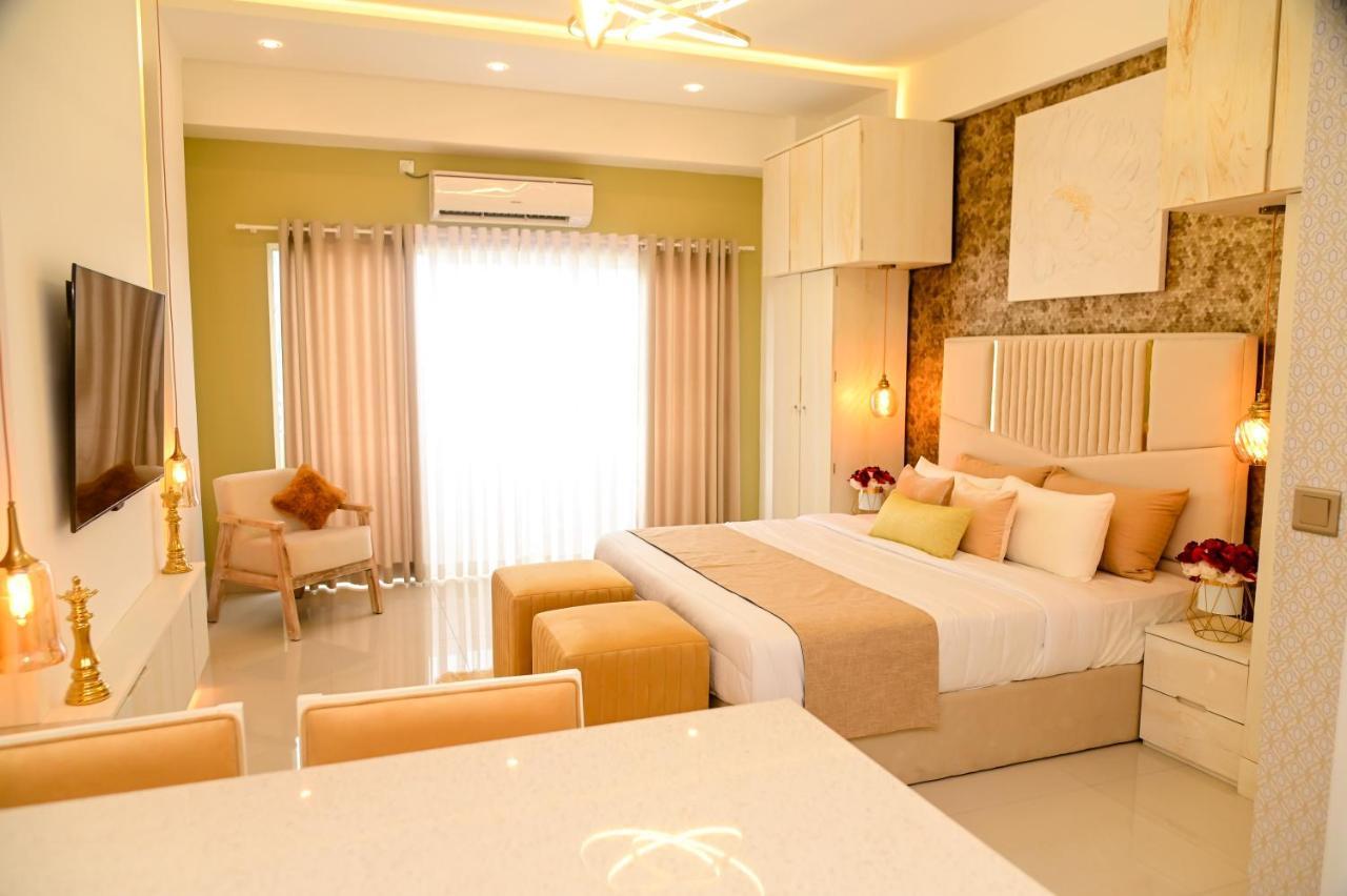 Ocean Breeze - Udaya Luxury Apartments Negombo Buitenkant foto