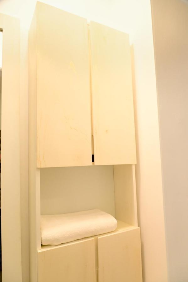 Ocean Breeze - Udaya Luxury Apartments Negombo Buitenkant foto