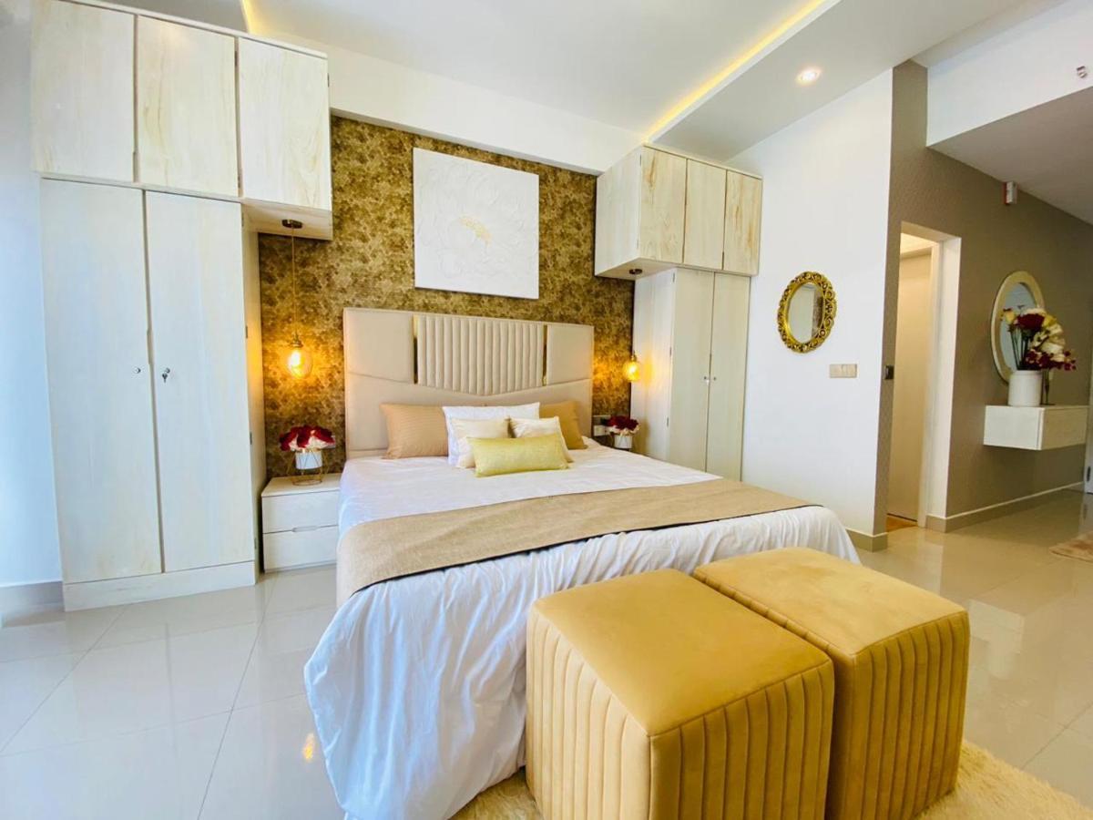 Ocean Breeze - Udaya Luxury Apartments Negombo Buitenkant foto