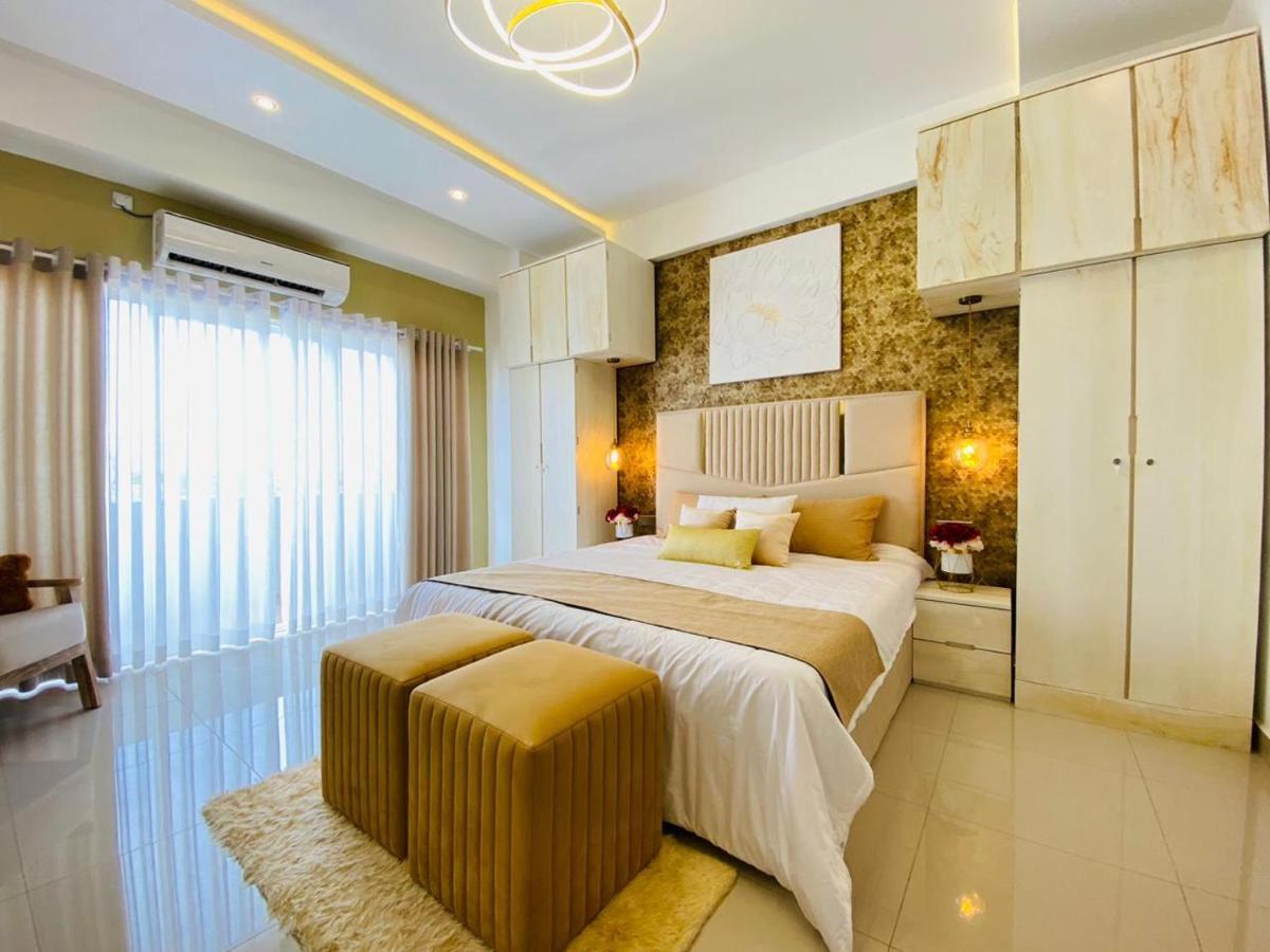 Ocean Breeze - Udaya Luxury Apartments Negombo Buitenkant foto