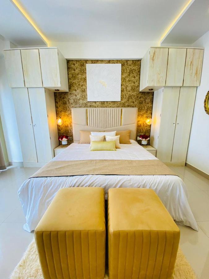 Ocean Breeze - Udaya Luxury Apartments Negombo Buitenkant foto