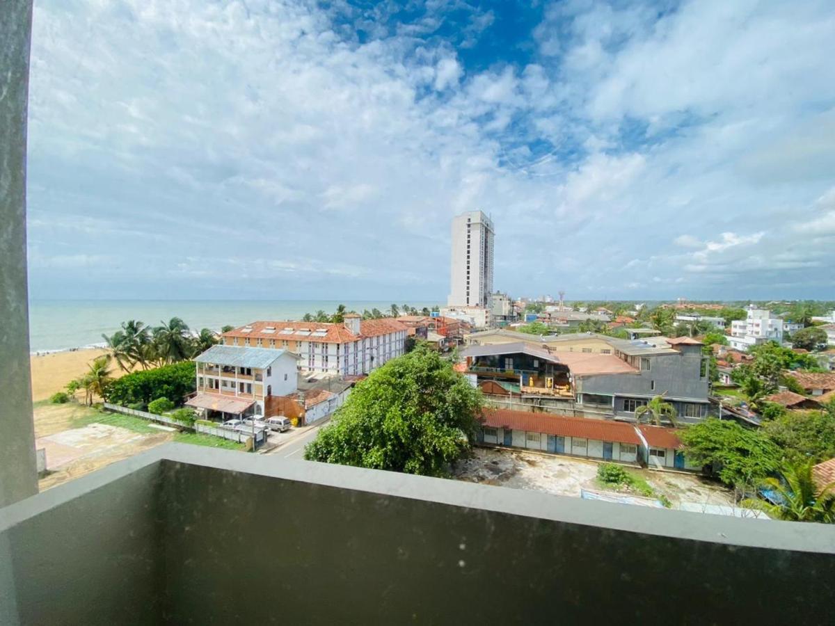 Ocean Breeze - Udaya Luxury Apartments Negombo Buitenkant foto