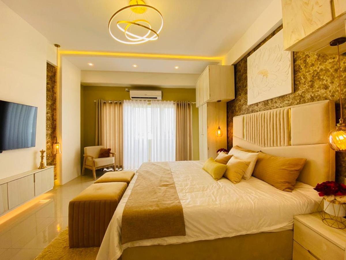 Ocean Breeze - Udaya Luxury Apartments Negombo Buitenkant foto
