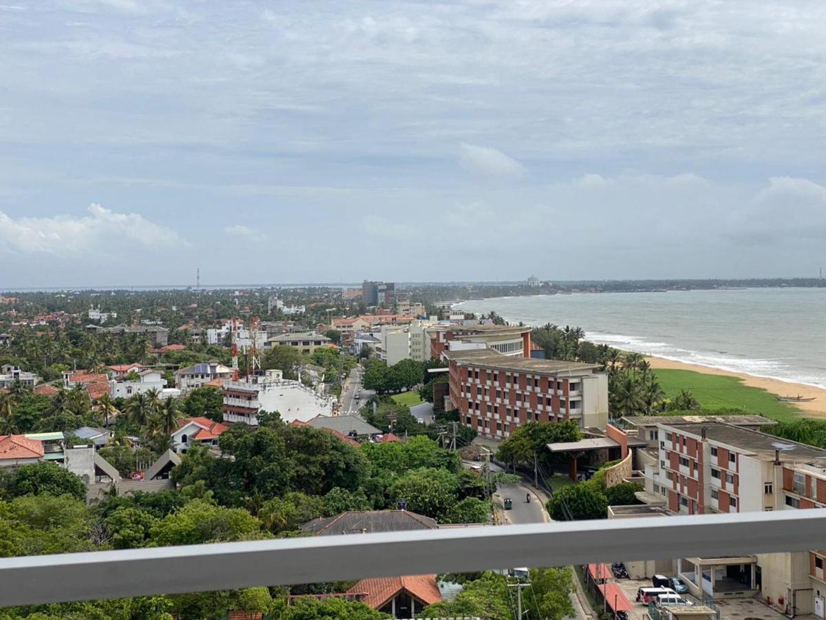 Ocean Breeze - Udaya Luxury Apartments Negombo Buitenkant foto