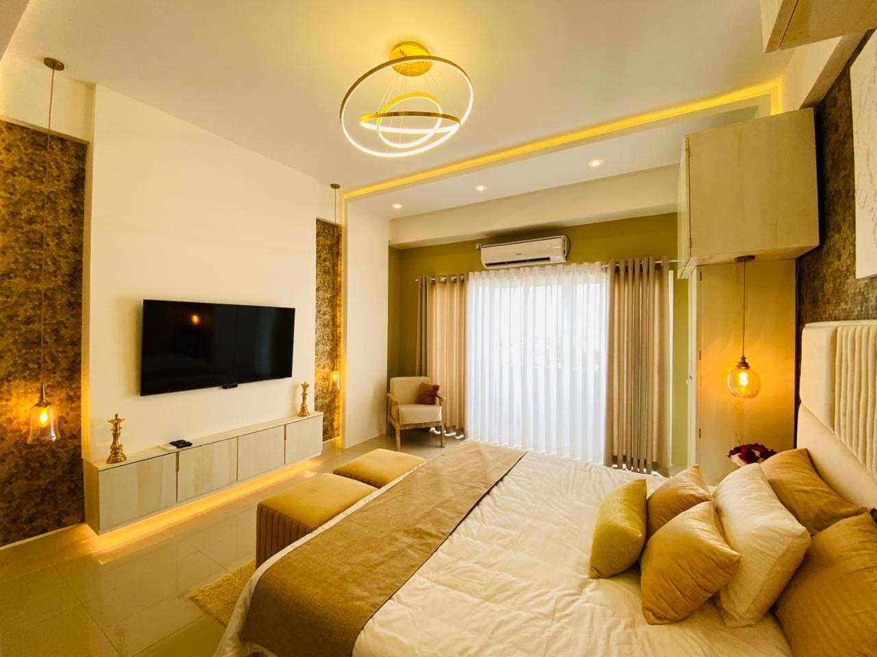 Ocean Breeze - Udaya Luxury Apartments Negombo Buitenkant foto